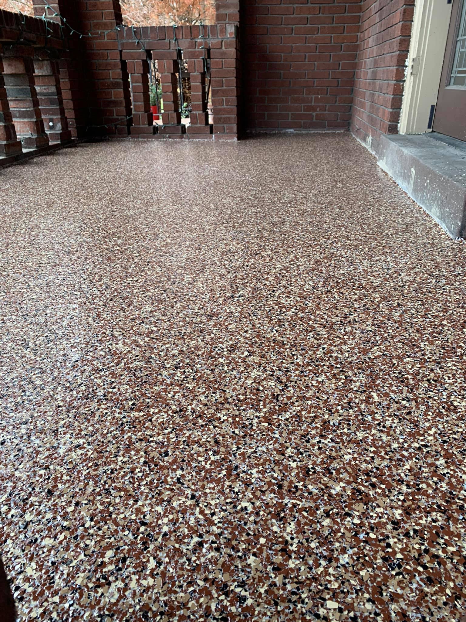 Residential floor with Broadcast Chips - Floors in a day